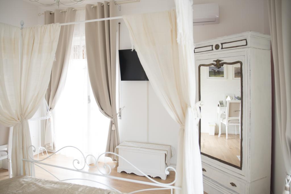 Tisserand Boutique & Apartment Лідо-ді-Остія Екстер'єр фото